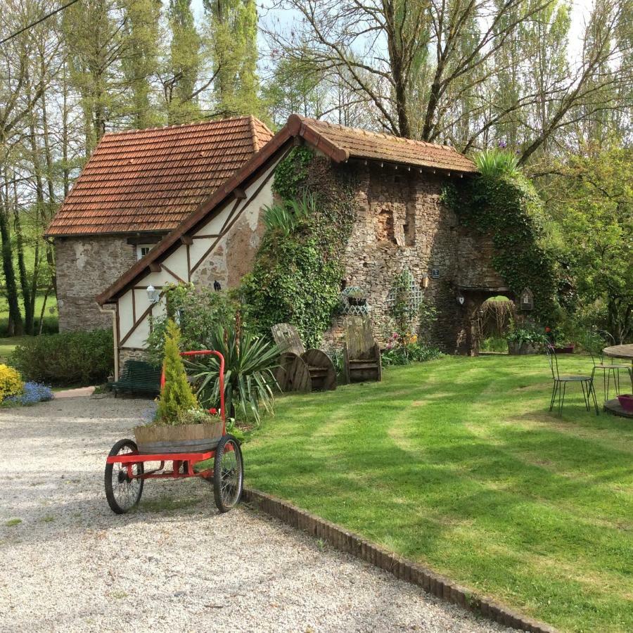 Le Moulin De La Castellerie Bed and Breakfast Moon-sur-Elle Eksteriør billede